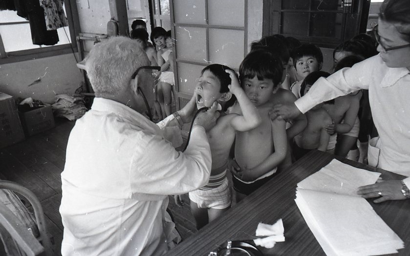 1974 幼稚園の健康診断016.jpg